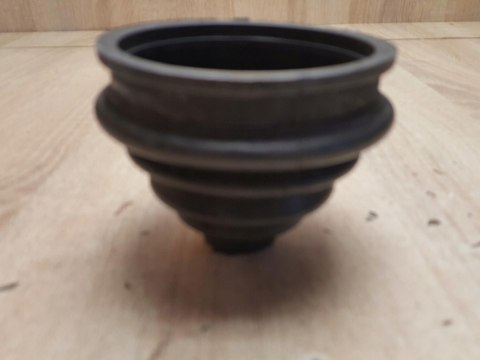 OSŁONA PRZEGUBU PÓŁOSI NAPĘDOWEJ C-6103