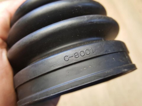 OSŁONA PRZEGUBU PÓŁOSI NAPĘDOWEJ C-8001