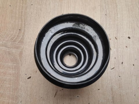 OSŁONA PRZEGUBU PÓŁOSI NAPĘDOWEJ T1X183