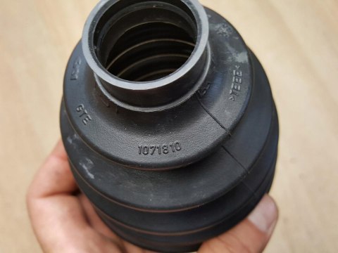 OSŁONA PRZEGUBU PÓŁOSI NAPĘDOWEJ V6-22035B1 OSŁONA PRZEGUBU PÓŁOSI NAPĘDOWEJ V6-22035B1