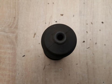 OSŁONA PRZEKŁADNI KIEROWNICZEJ DRĄŻKA 3L910-2 OSŁONA PRZEKŁADNI KIEROWNICZEJ DRĄŻKA 3L910-2