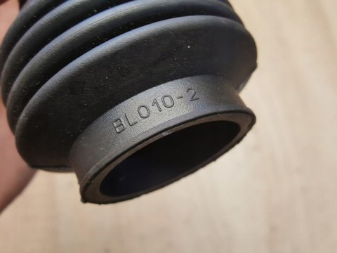 OSŁONA PRZEKŁADNI KIEROWNICZEJ DRĄŻKA 8L010-2 OSŁONA PRZEKŁADNI KIEROWNICZEJ DRĄŻKA 8L010-2