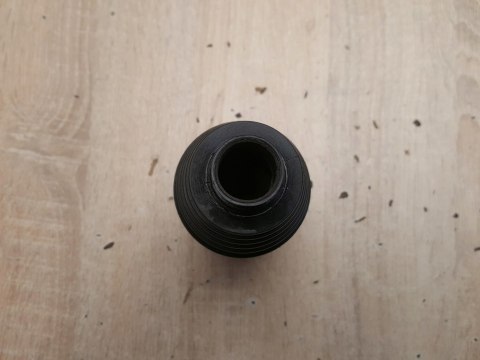 OSŁONA PRZEKŁADNI KIEROWNICZEJ DRĄŻKA T7P910