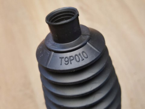 OSŁONA PRZEKŁADNI KIEROWNICZEJ DRĄŻKA T9P010 OSŁONA PRZEKŁADNI KIEROWNICZEJ DRĄŻKA T9P010