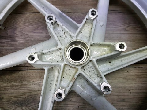 HONDA VFR 750 KOŁO FELGA PRZÓD PRZEDNIE 17" HONDA VFR 750 KOŁO FELGA PRZÓD PRZEDNIE 17"