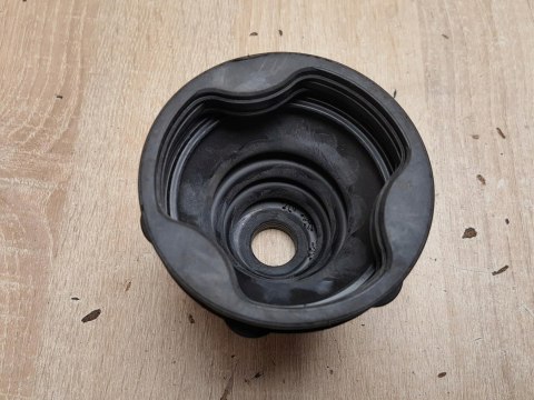 OSŁONA PRZEGUBU PÓŁOSI NAPĘDOWEJ 1H824-1