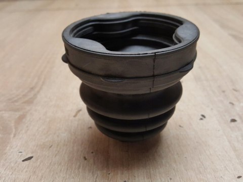 OSŁONA PRZEGUBU PÓŁOSI NAPĘDOWEJ 1H824-1