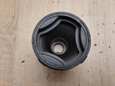 OSŁONA PRZEGUBU PÓŁOSI NAPĘDOWEJ 2H593-1