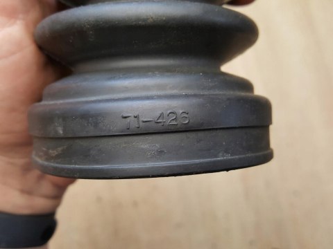 OSŁONA PRZEGUBU PÓŁOSI NAPĘDOWEJ 71-426 OSŁONA PRZEGUBU PÓŁOSI NAPĘDOWEJ 71-426