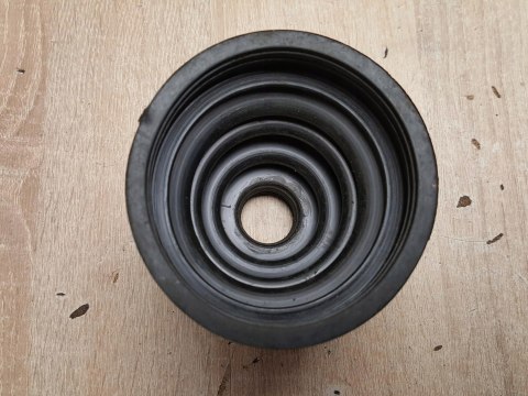 OSŁONA PRZEGUBU PÓŁOSI NAPĘDOWEJ C-6039