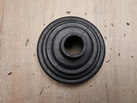 OSŁONA PRZEGUBU PÓŁOSI NAPĘDOWEJ C-6132