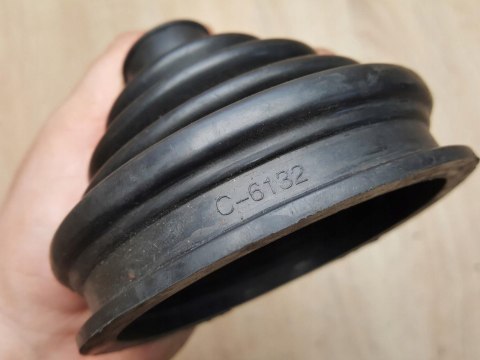 OSŁONA PRZEGUBU PÓŁOSI NAPĘDOWEJ C-6132