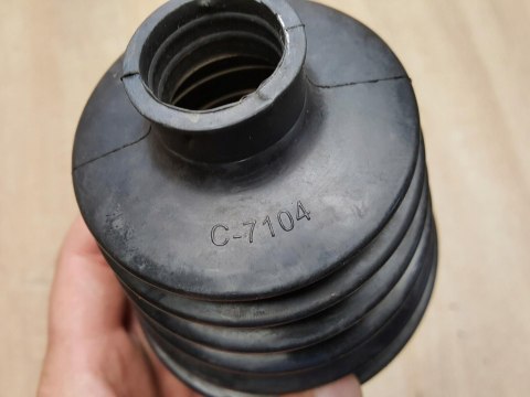 OSŁONA PRZEGUBU PÓŁOSI NAPĘDOWEJ C-7104 OSŁONA PRZEGUBU PÓŁOSI NAPĘDOWEJ C-7104