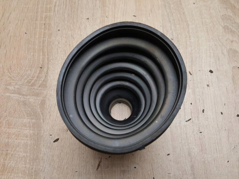 OSŁONA PRZEGUBU PÓŁOSI NAPĘDOWEJ C-7112