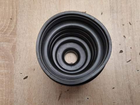 OSŁONA PRZEGUBU PÓŁOSI NAPĘDOWEJ C-7113