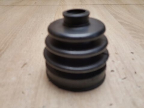 OSŁONA PRZEGUBU PÓŁOSI NAPĘDOWEJ C-8001