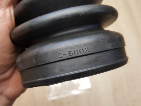 OSŁONA PRZEGUBU PÓŁOSI NAPĘDOWEJ C-8002