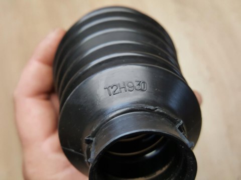 OSŁONA PRZEGUBU PÓŁOSI NAPĘDOWEJ T2H930 OSŁONA PRZEGUBU PÓŁOSI NAPĘDOWEJ T2H930