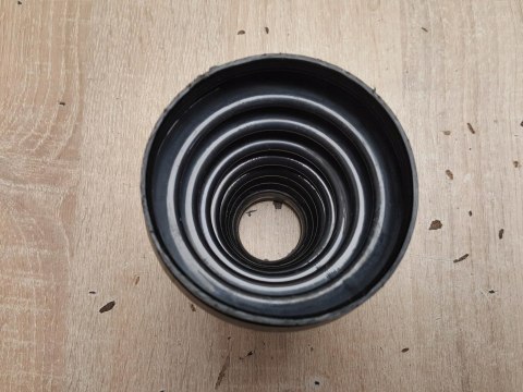 OSŁONA PRZEGUBU PÓŁOSI NAPĘDOWEJ T2H955