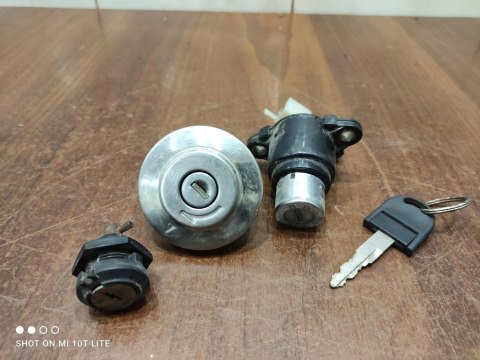 ZIPP STAR 250 ZONGSHEN V2 STACYJKA KOREK WLEWU KPL ZIPP STAR 250 ZONGSHEN V2 STACYJKA KOREK WLEWU KPL