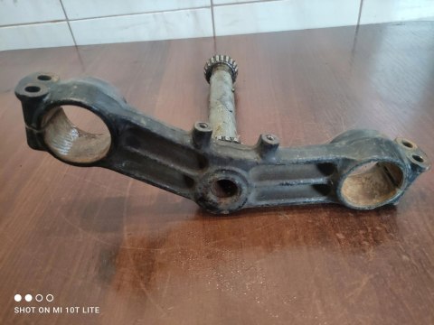 KAWASAKI ZZR 600 SZTYCA PÓŁKA DOLNA KAWASAKI ZZR 600 SZTYCA PÓŁKA DOLNA