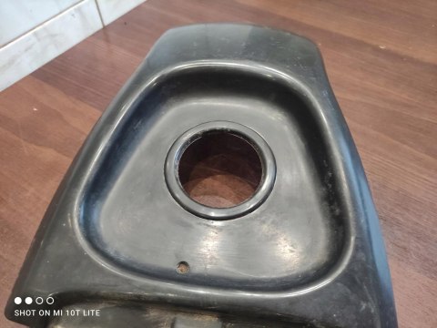 KYMCO MXU 300 OSŁONA PLASTIK OWIEWKA ZBIORNIKA KYMCO MXU 300 OSŁONA PLASTIK OWIEWKA ZBIORNIKA