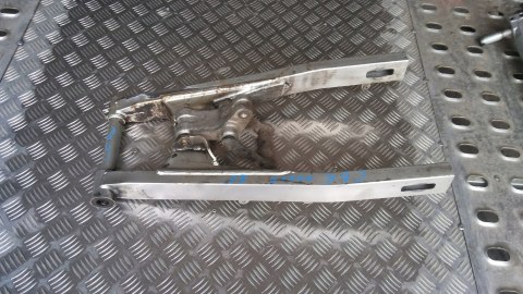 Honda CBR 1000F sc21, Łapa, Wachacz silnika