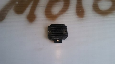 Piaggio X-EVO 125 Regulator napięcia