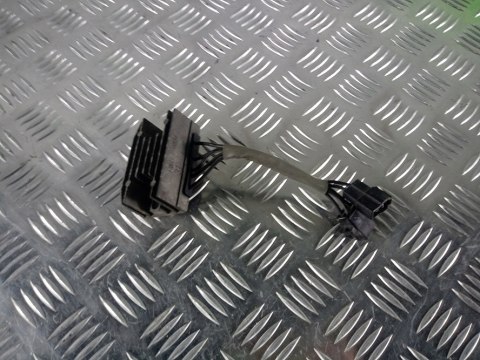 Suzuki UE 125, Regulator napięcia