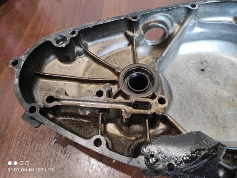 SUZUKI GS 450 DEKIEL POKRYWA KAPA SILNIKA SUZUKI GS 450 DEKIEL POKRYWA KAPA SILNIKA