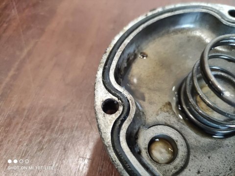 SUZUKI GS 450 DEKIEL POKRYWA KAPA SILNIKA SUZUKI GS 450 DEKIEL POKRYWA KAPA SILNIKA