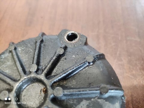 SUZUKI GS 450 DEKIEL POKRYWA KAPA SILNIKA SUZUKI GS 450 DEKIEL POKRYWA KAPA SILNIKA