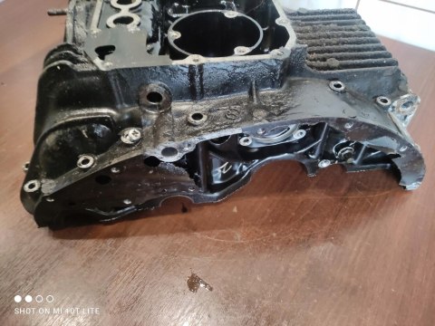 SUZUKI GS 450 KARTERY BLOK SILNIKA SUZUKI GS 450 KARTERY BLOK SILNIKA