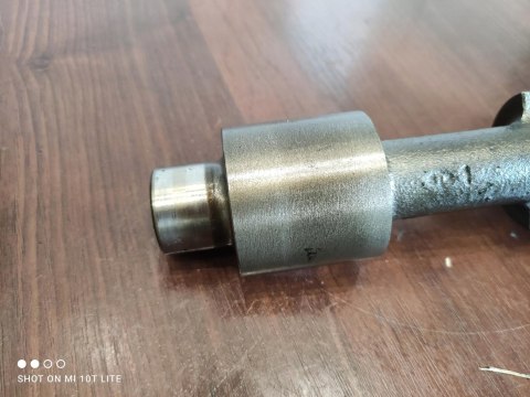 SUZUKI GS 450 WAŁEK BALANSUJĄCY BALANSER SUZUKI GS 450 WAŁEK BALANSUJĄCY BALANSER