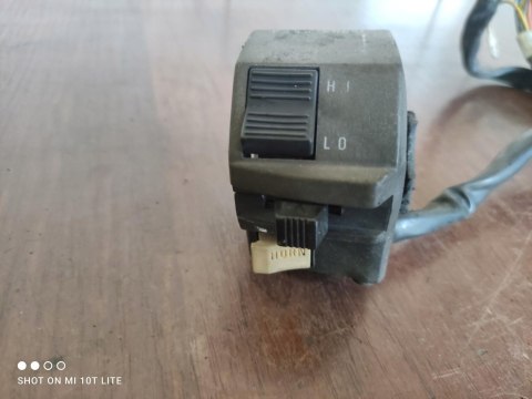 SUZUKI GS 450 WŁĄCZNIK PRZEŁĄCZNIK ŚWIATEŁ LEWY