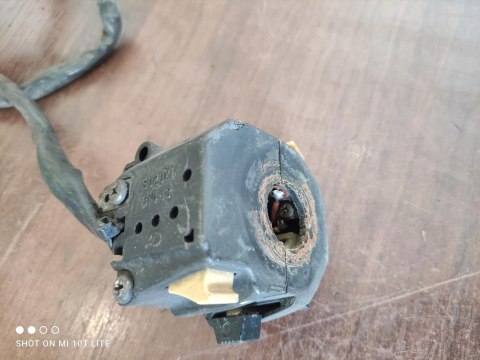 SUZUKI GS 450 WŁĄCZNIK PRZEŁĄCZNIK ŚWIATEŁ LEWY