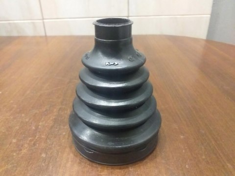 OSŁONA PRZEGUBU PÓŁOSI NAPĘDOWEJ 1072731 OSŁONA PRZEGUBU PÓŁOSI NAPĘDOWEJ 1072731