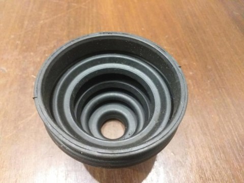 OSŁONA PRZEGUBU PÓŁOSI NAPĘDOWEJ 2X640-5 OSŁONA PRZEGUBU PÓŁOSI NAPĘDOWEJ 2X640-5