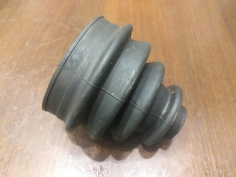 OSŁONA PRZEGUBU PÓŁOSI NAPĘDOWEJ BT-70