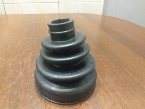 OSŁONA PRZEGUBU PÓŁOSI NAPĘDOWEJ BT-77