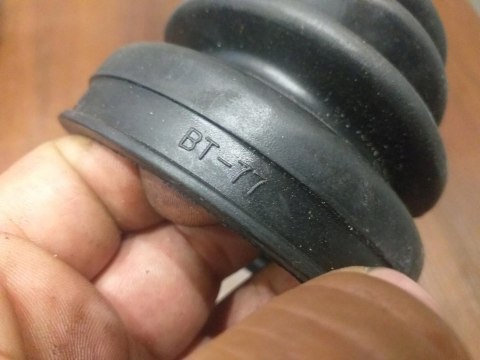 OSŁONA PRZEGUBU PÓŁOSI NAPĘDOWEJ BT-77