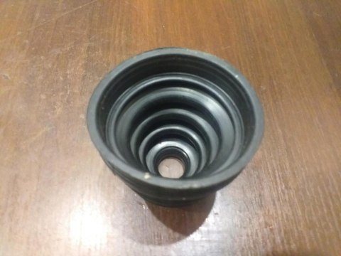 OSŁONA PRZEGUBU PÓŁOSI NAPĘDOWEJ C-6024