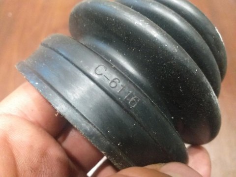 OSŁONA PRZEGUBU PÓŁOSI NAPĘDOWEJ C-6116