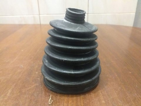 OSŁONA PRZEGUBU PÓŁOSI NAPĘDOWEJ C-7104