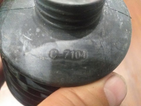 OSŁONA PRZEGUBU PÓŁOSI NAPĘDOWEJ C-7104