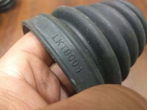 OSŁONA PRZEGUBU PÓŁOSI NAPĘDOWEJ LKTB004 OSŁONA PRZEGUBU PÓŁOSI NAPĘDOWEJ LKTB004