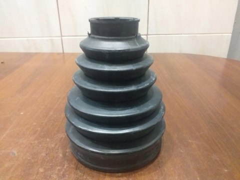 OSŁONA PRZEGUBU PÓŁOSI NAPĘDOWEJ T1X472