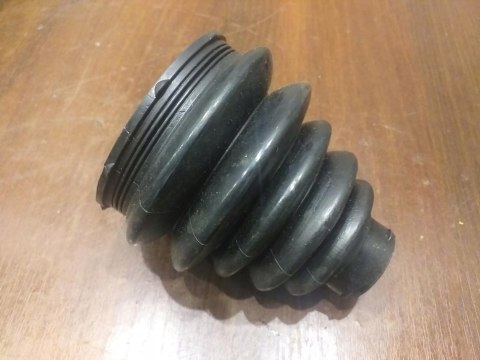 OSŁONA PRZEGUBU PÓŁOSI NAPĘDOWEJ T2X461