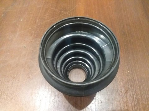 OSŁONA PRZEGUBU PÓŁOSI NAPĘDOWEJ T2X461