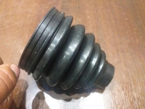 OSŁONA PRZEGUBU PÓŁOSI NAPĘDOWEJ T3X318